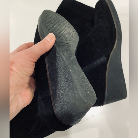 Comfy stylish tall boots on medium wedge heel 🖤🖤 - Picture 6 of 15